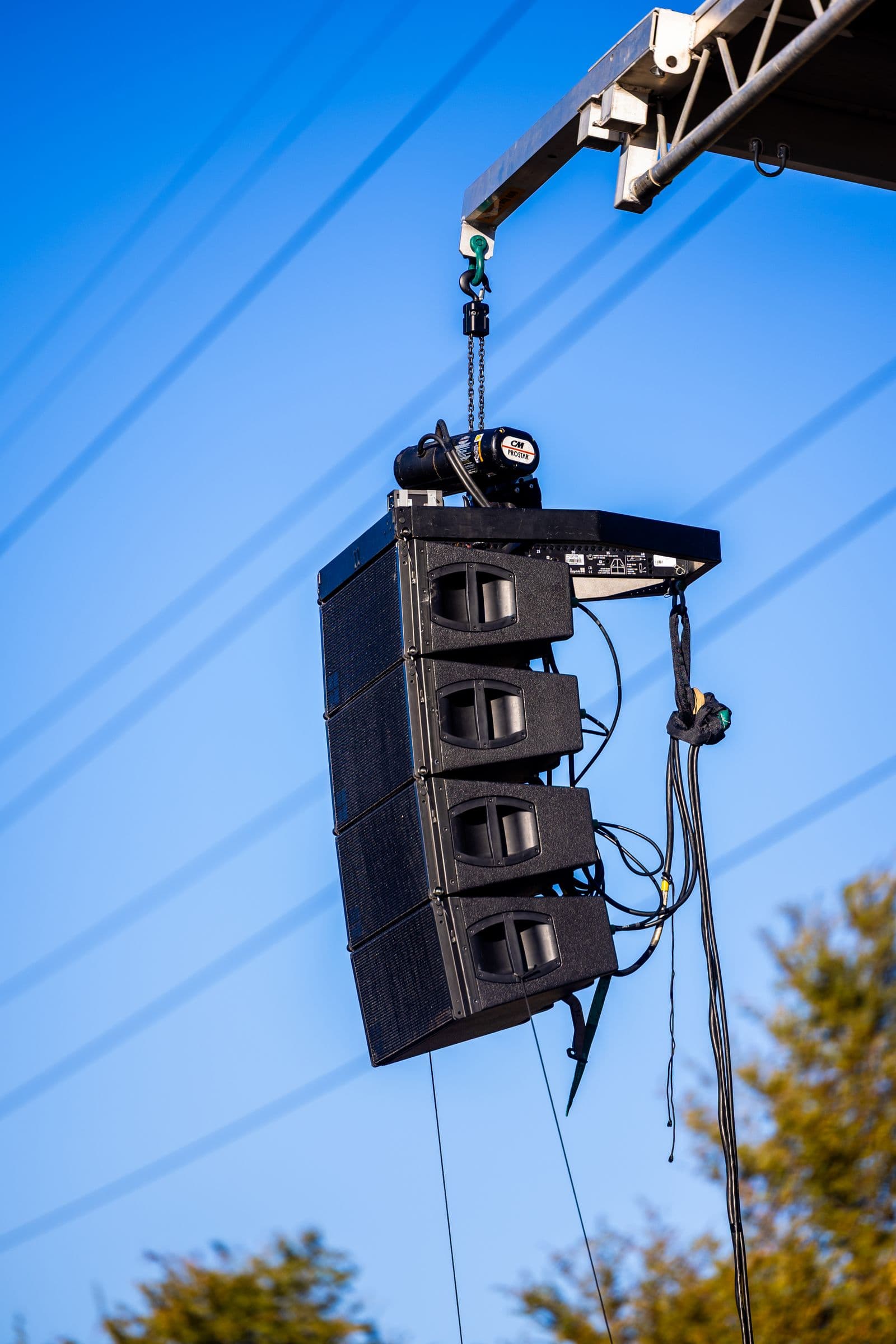 Bocinas line array para sistema de sonido de iglesia